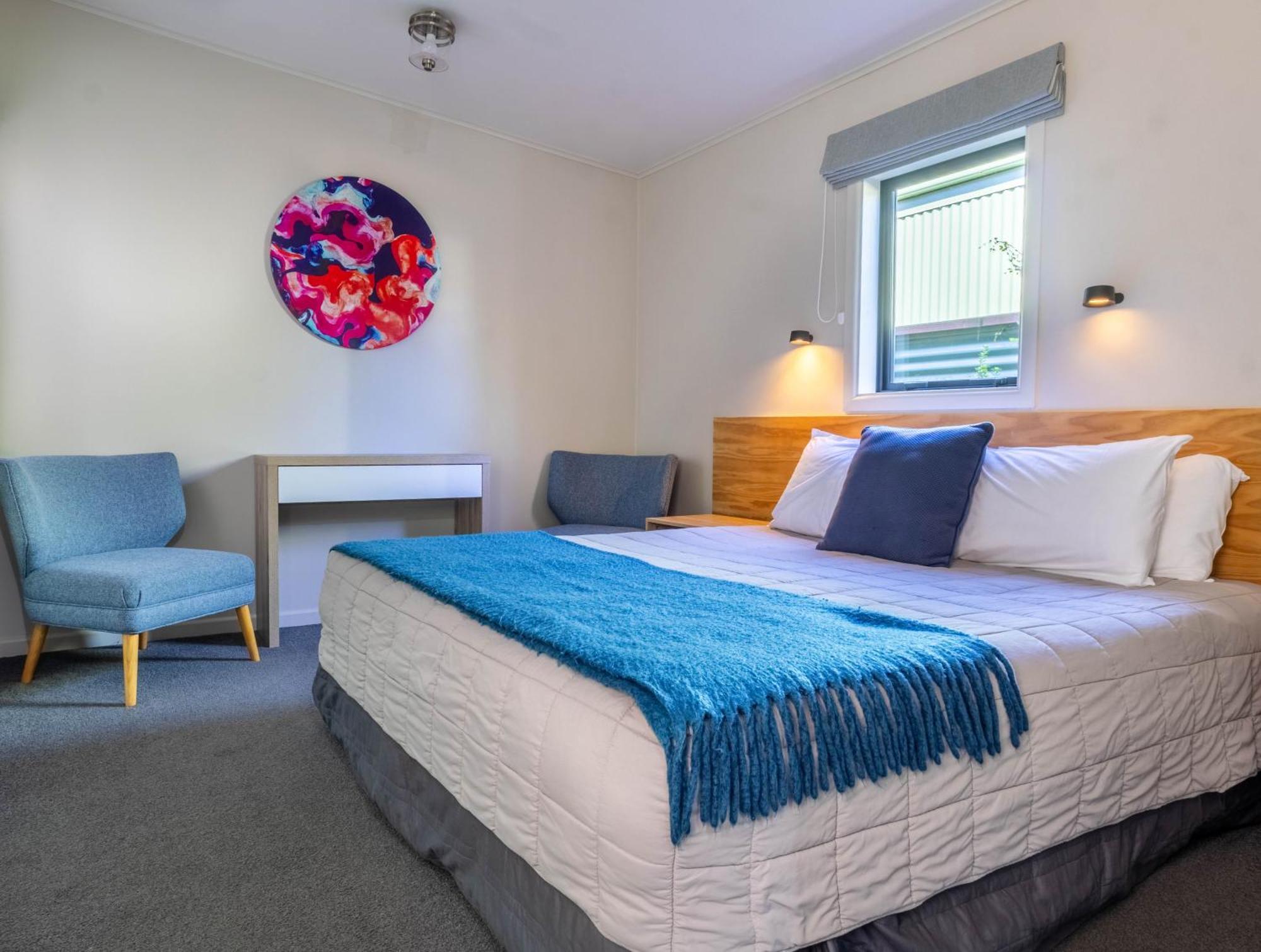 Shakespeare House Bed & Breakfast Те Анау Екстериор снимка